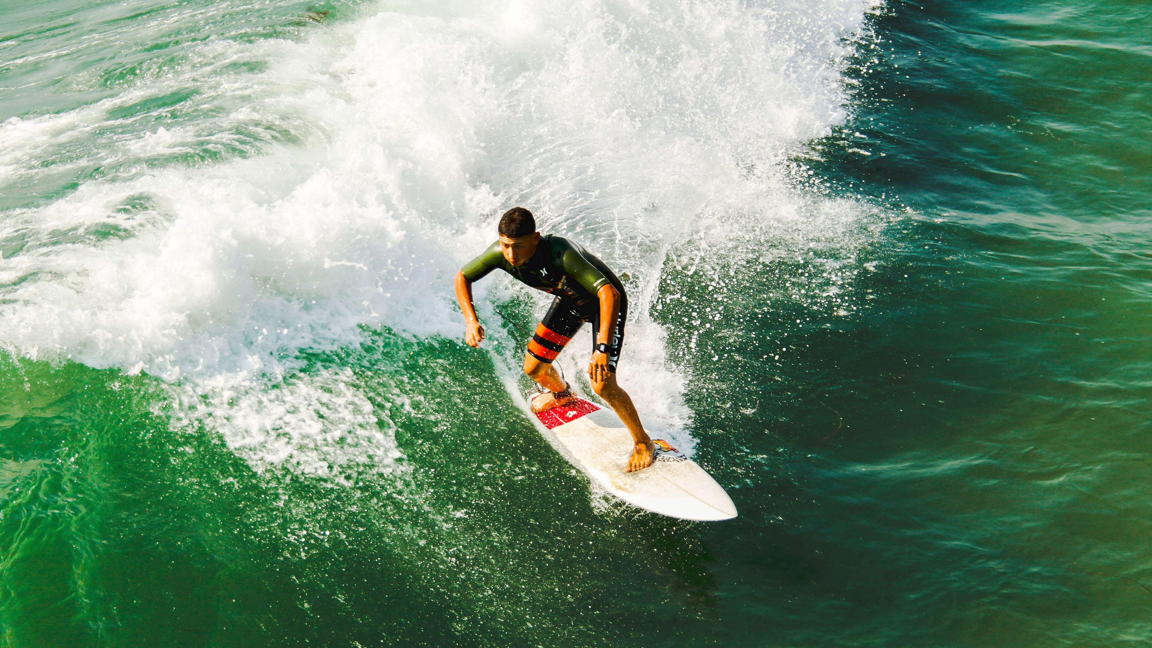 国际雪地摩托挑战赛,冰雪中极速驰骋的勇士,雪地摩托历史