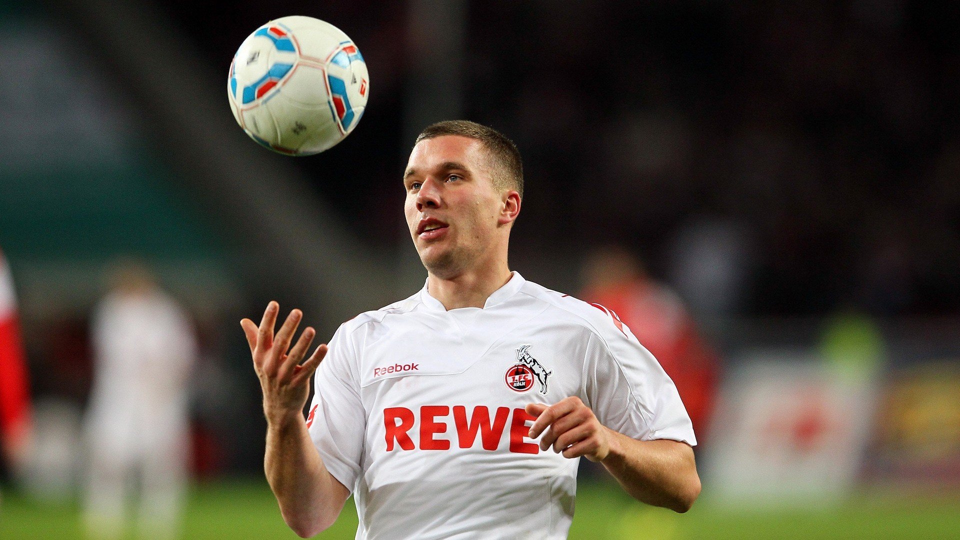 足球场馆建设全面提速满足城市发展需求,足球场建设实施方案